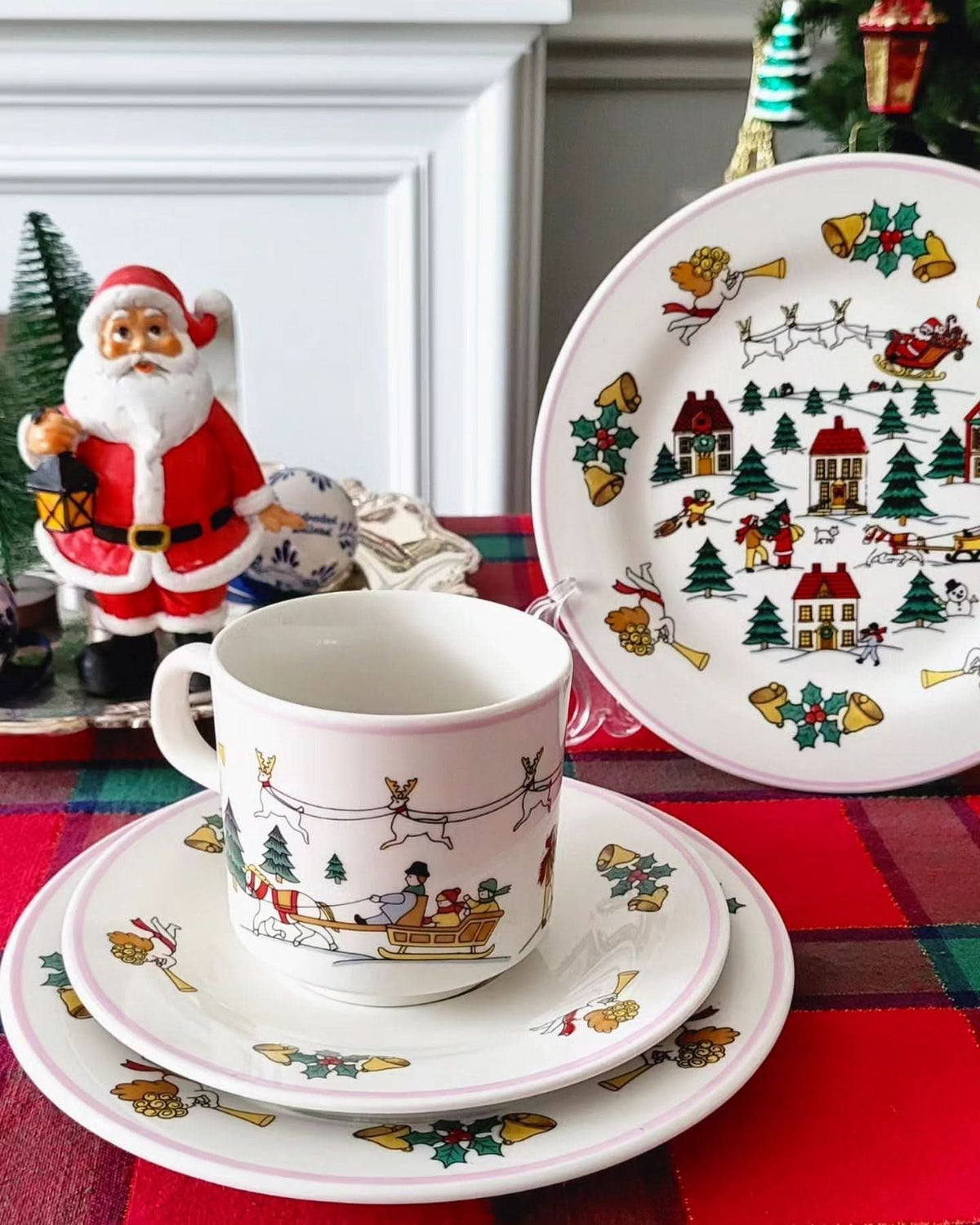 Conjunto de Porcelana Natalino com 9 Peças