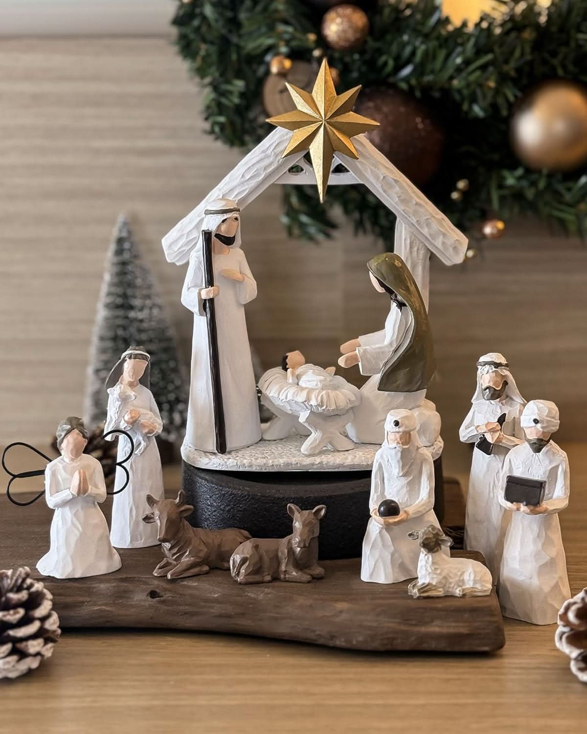 Presépio Infantil com Manjedoura e Anjo – 11 Peças