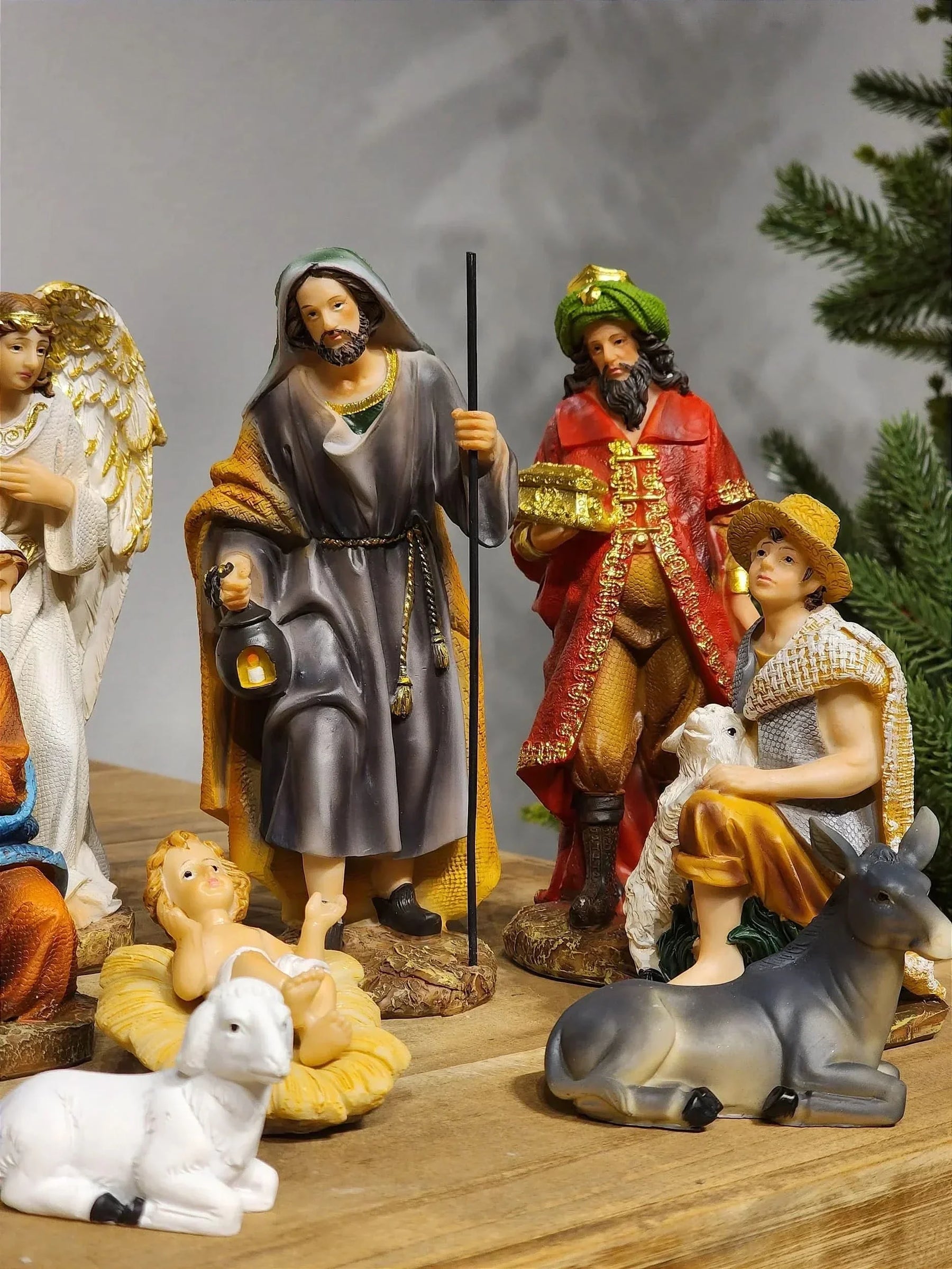 Presépio em Resina Colorido • 11 Peças • 18,5cm