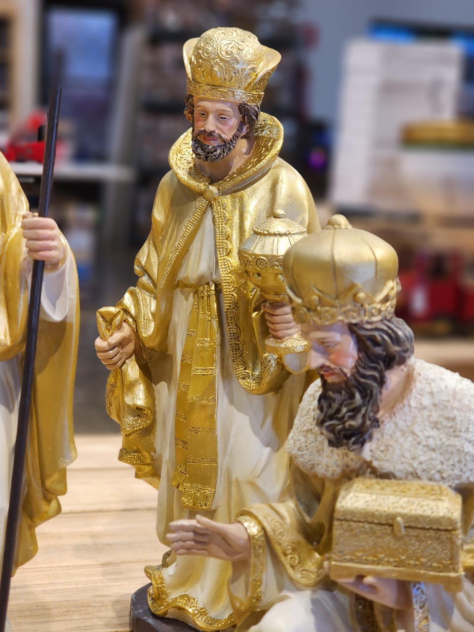 Presépio Sagrada Família Dourado - 11 Peças em Resina | 20cm, 33cm e 48cm