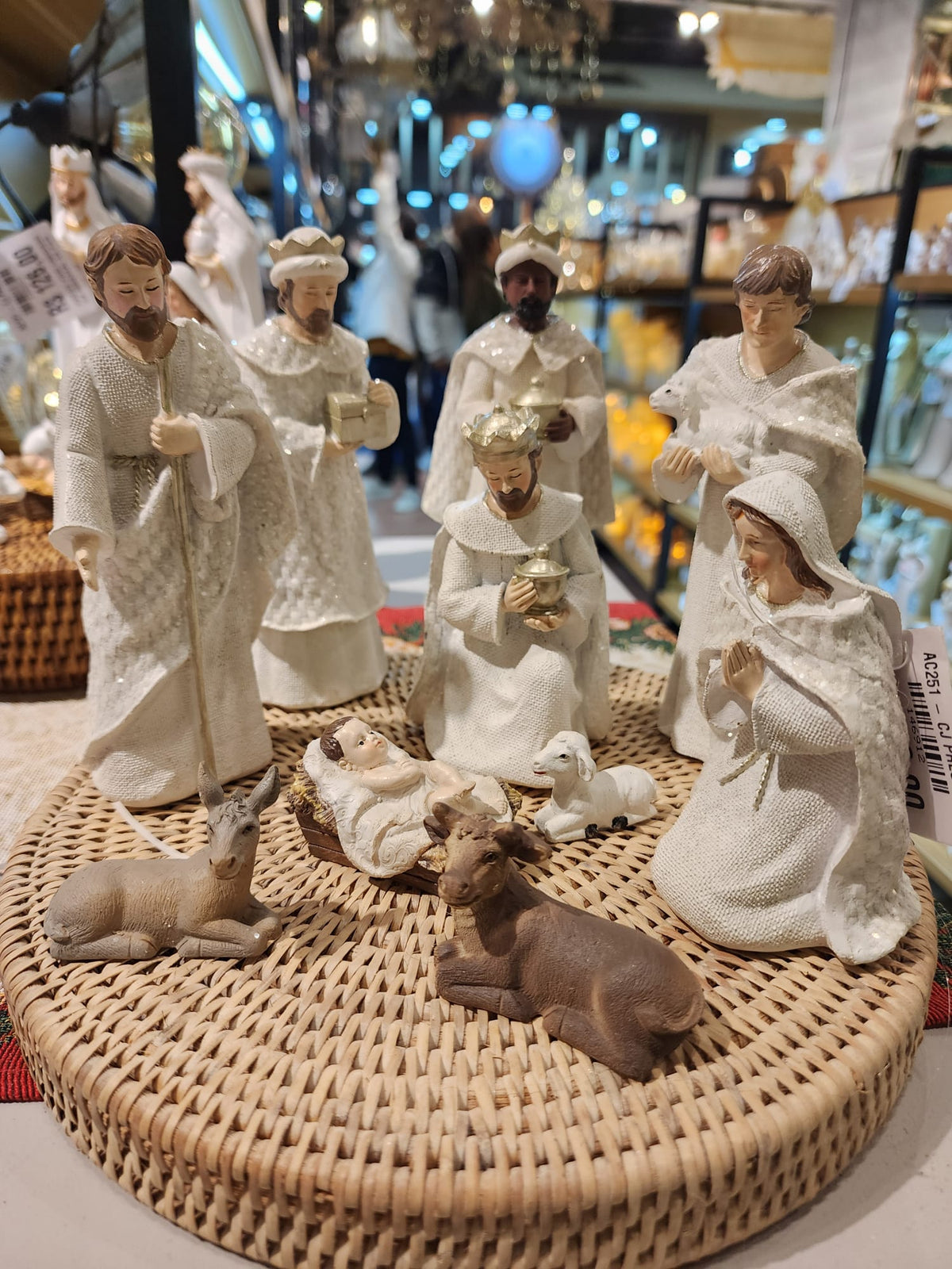 Presépio em Resina Natural – 9 Peças com Variação de Altura (14 a 45 cm)