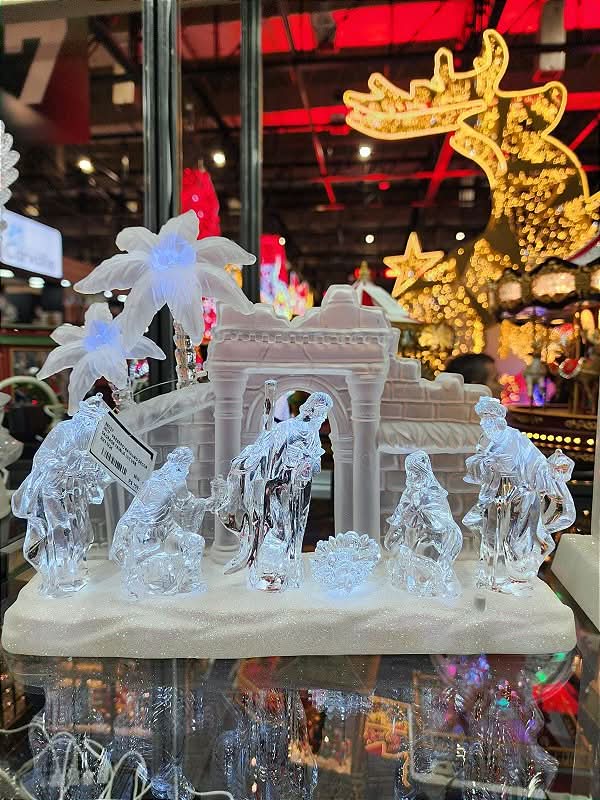 Presépio Iluminado em Resina – Peça Sacra com Iluminação Integrada