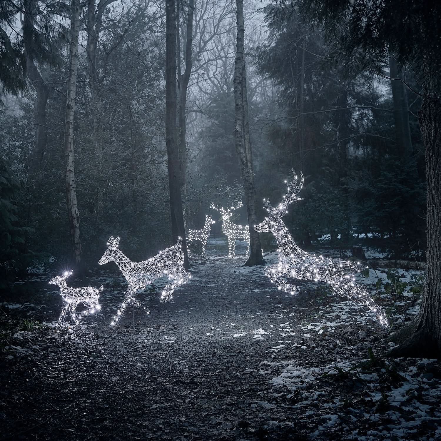 Conjunto de 5 Renas Iluminadas com Dual LED em Duas Cores (Branco Quente e Frio)