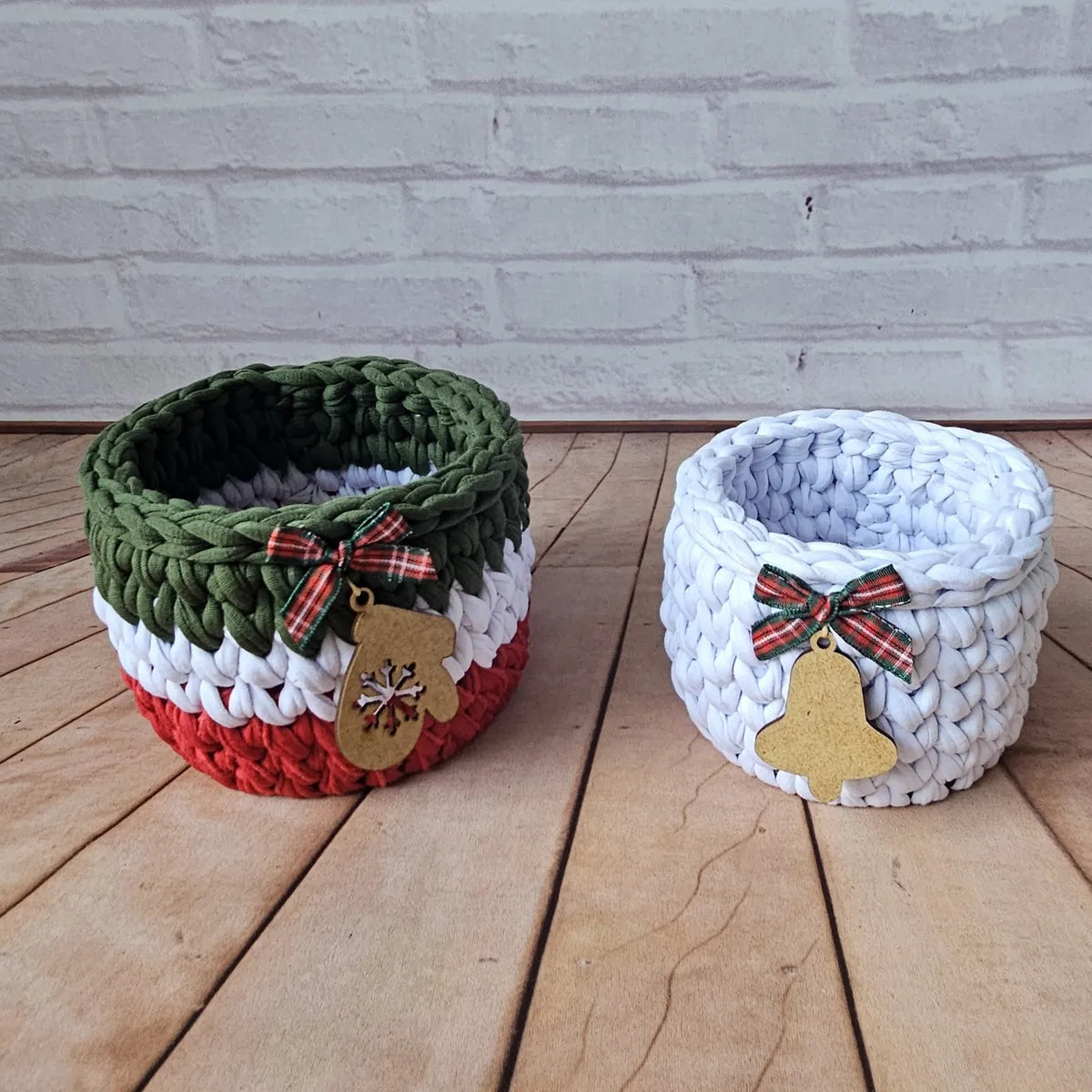 Kit Porta Panetone de Crochê Branco Verde e Vermelho