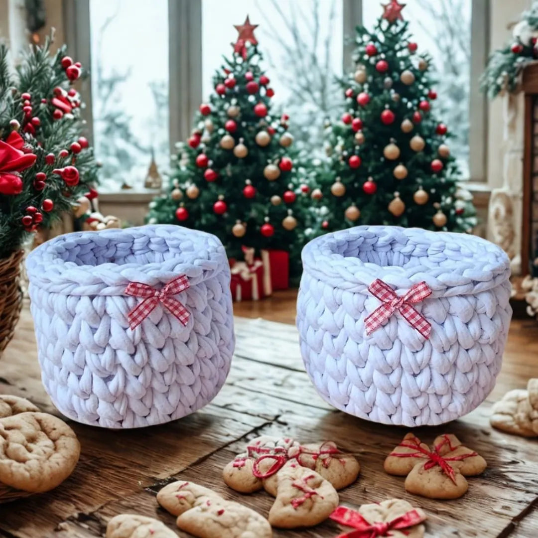 Kit Porta Panetone de Crochê Branco com Laço Vermelho