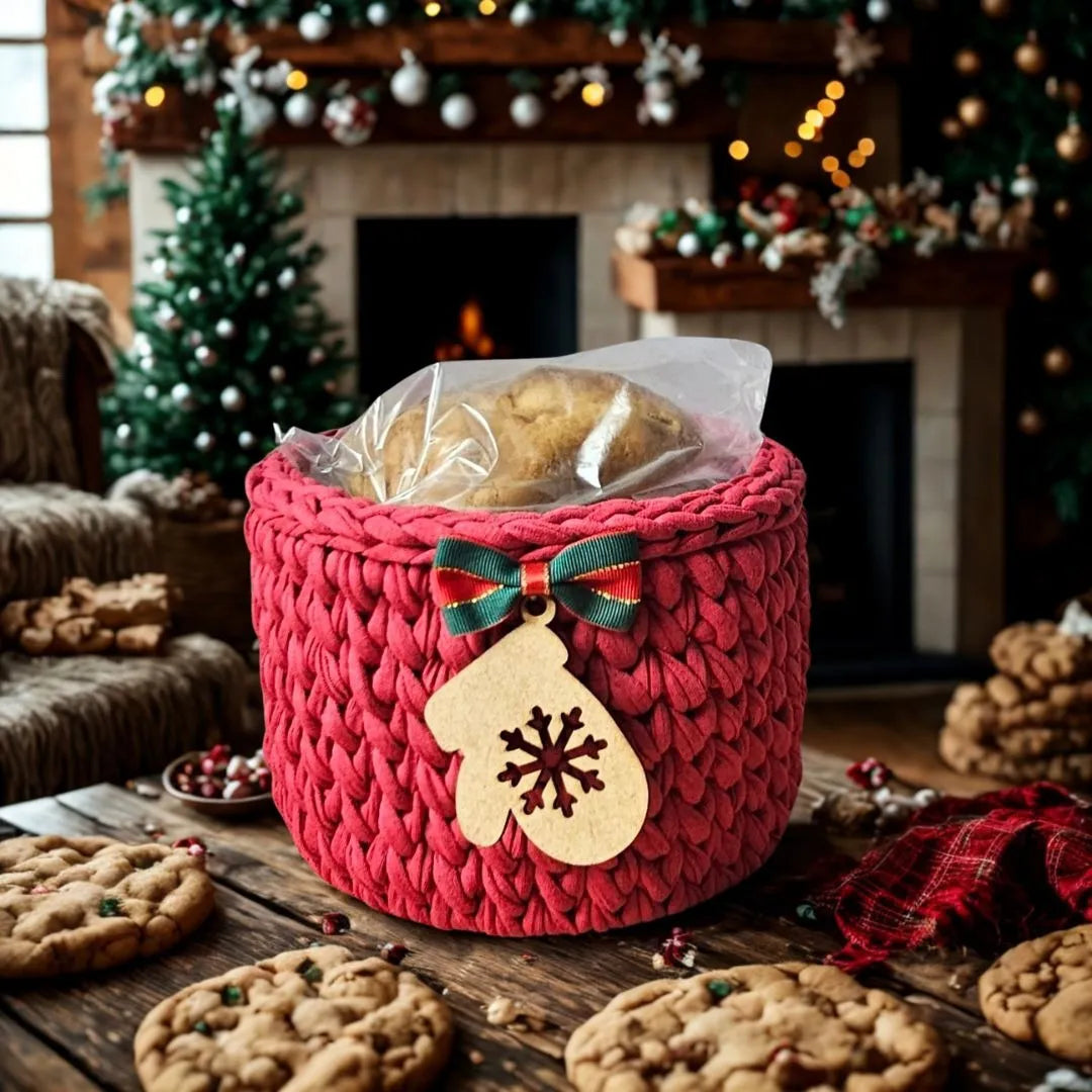 Porta Panetone de Crochê Vermelho com Luvinha