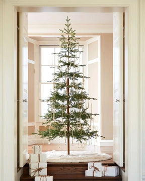 Árvore de Natal Modelo Alpino Esguio — Galhos Articulados e Micro LEDs Embutidos