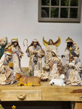 Presépio em Resina com Tecido Natural • 11 Peças • 40cm