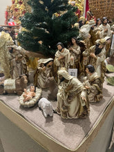 Presépio Sagrada Família Prata - 11 Peças em Resina | 20cm, 33cm e 48cm