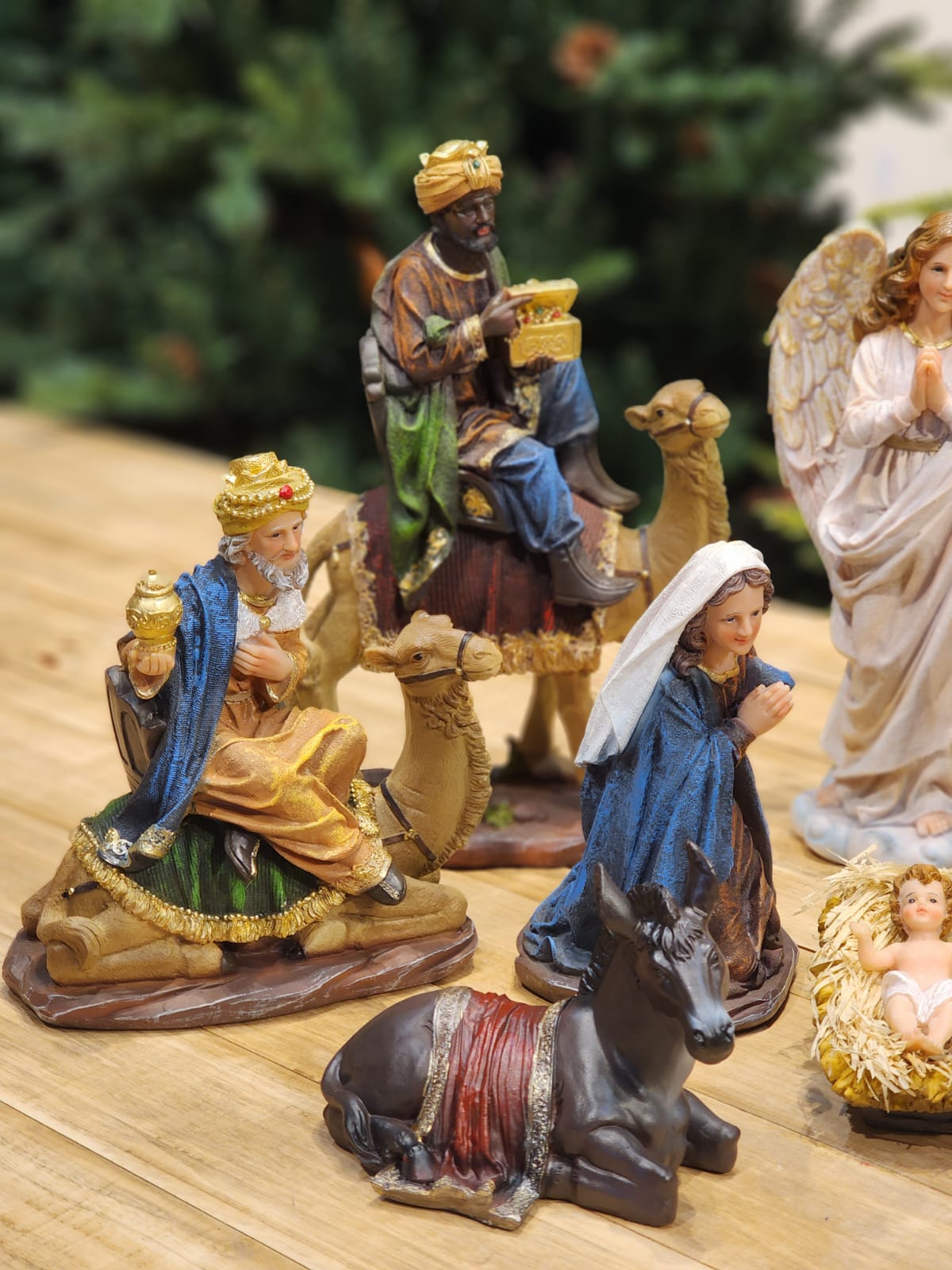 Presépio Sagrada Família Clássico - 11 Peças em Resina | 20cm, 33cm e 48cm