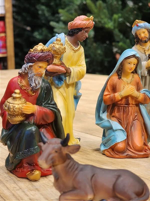 Presépio Sagrada Família 11 Peças em Resina | 20cm e 33cm