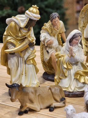 Presépio Sagrada Família Dourado - 11 Peças em Resina | 20cm, 33cm e 48cm