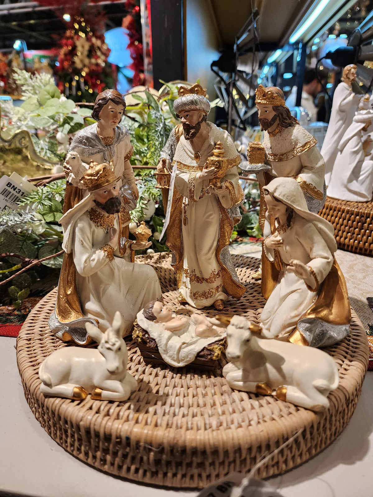 Presépio em Resina Dourado 9 Peças - Acabamento Premium