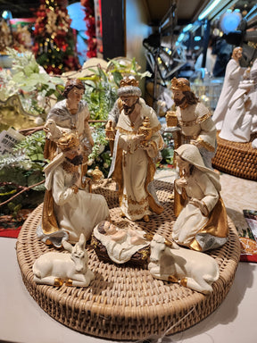 Presépio em Resina Dourado 9 Peças - Acabamento Premium